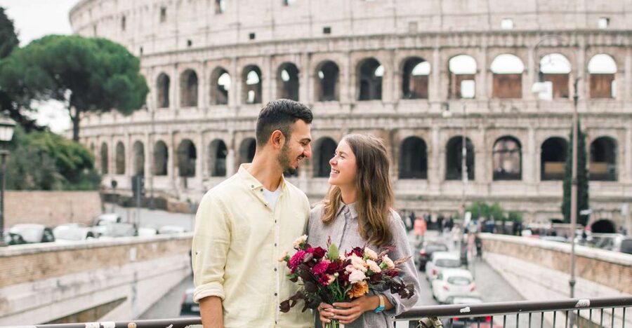 Rome: Personalized Photoshoot outside the Colosseum - Why photographer guidance matters