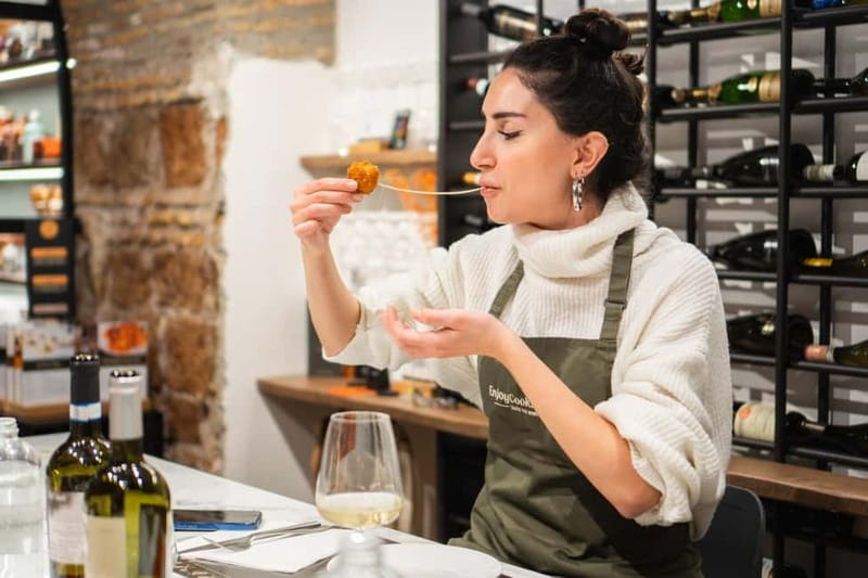 Rome: Pizza and Gelato Cooking Class with Wine - Kneading dough for your own Roman pizza