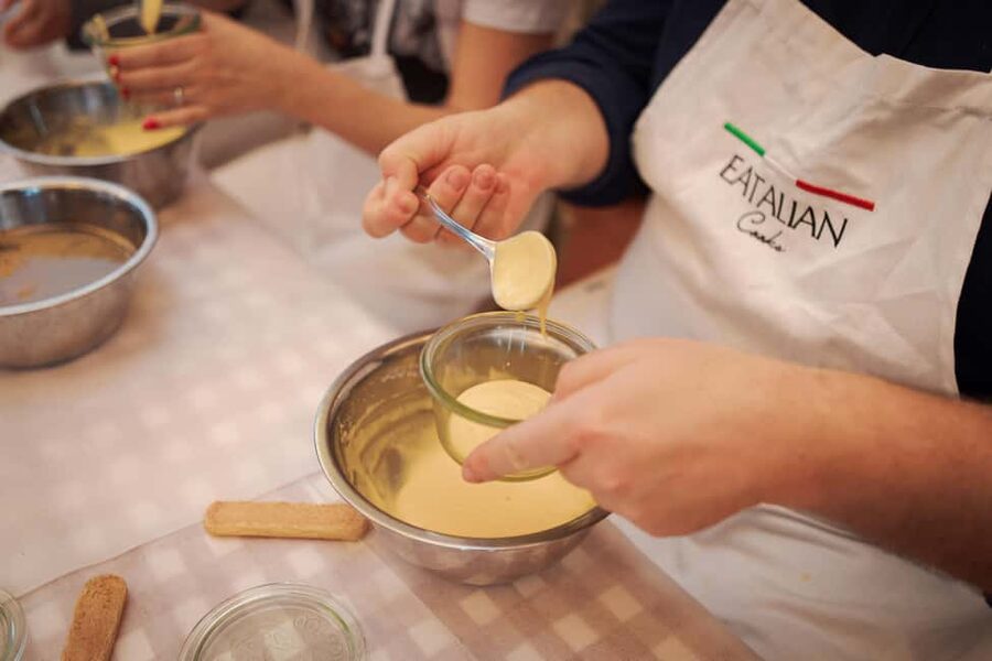 Rome: Pizza and Tiramisu Cooking Class in Piazza Navona - Key points at a glance