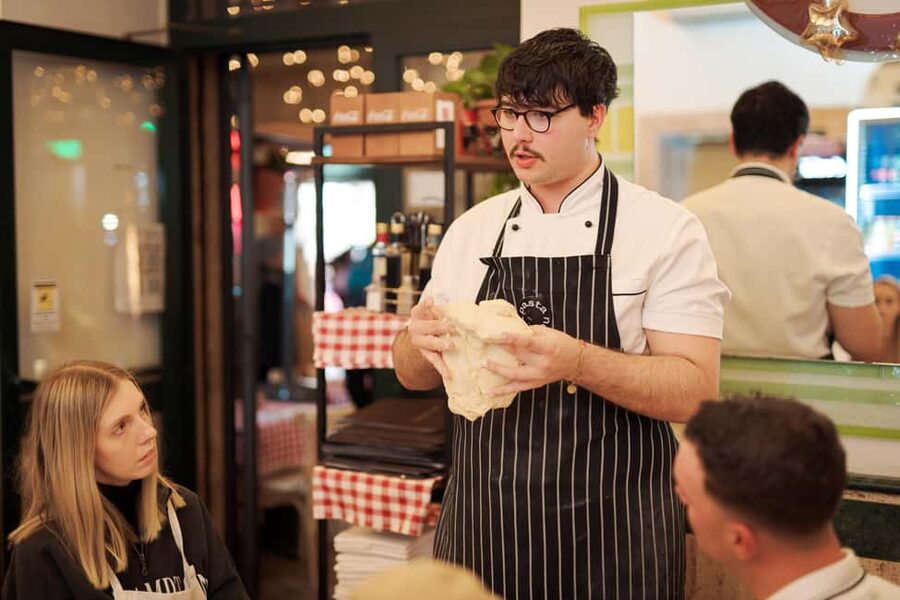 Rome: Pizza and Tiramisu Cooking Class in Piazza Navona - Booking details that affect your decision