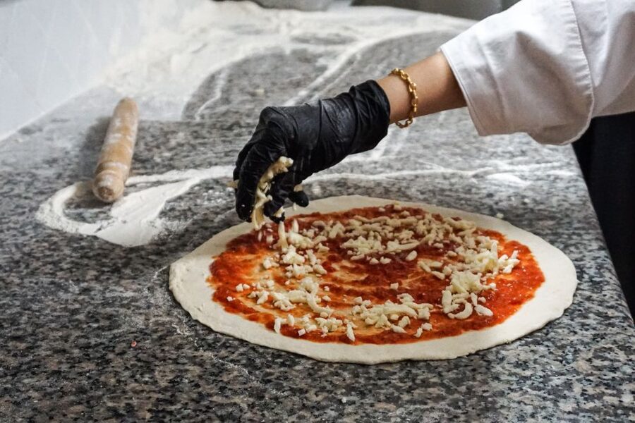 Rome: Pizza and Tiramisu Cooking Class in Piazza Navona - Heat, comfort, and mobility considerations