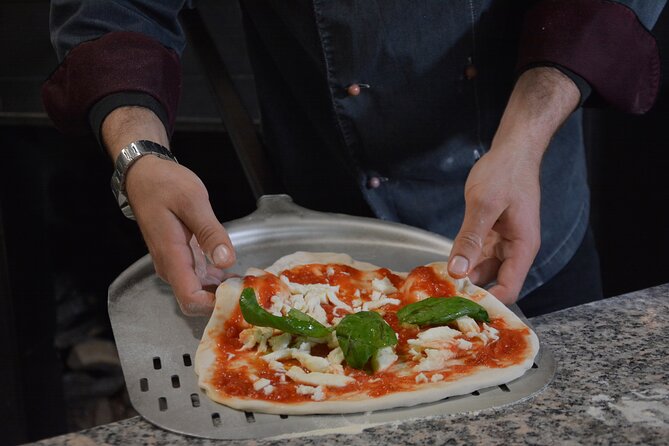 Rome: Pizza Making Class Small Group Experience - Why this works for families and solo visitors