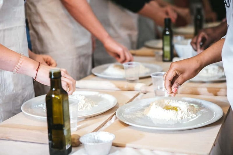 Rome: Pizza & Tiramisu Making Class with Wine & Limoncello - The chefs make the difference