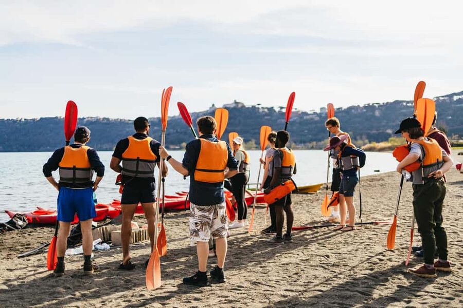 Rome: Popes' Lake, Kayak Tour with Swimming & Roman Pizza - The secluded beach and swimming stop