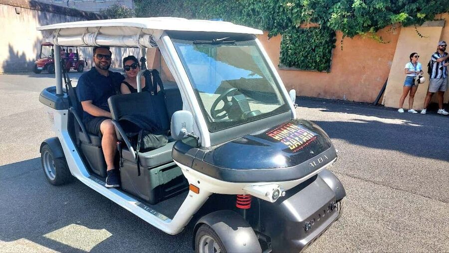 Rome: Private Golf Cart tour with a Local Guide - What the guide adds to the ride