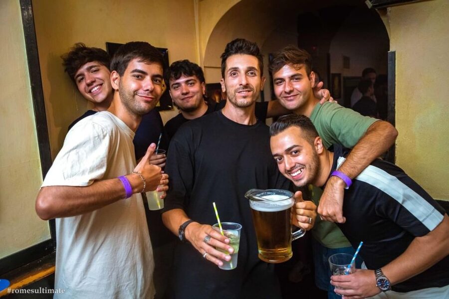 Rome: Pub Crawl and Ultimate Party with Open Bar and Pizza - Starting at 9:30 PM with pizza and an open bar