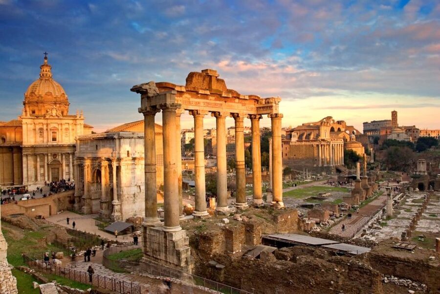 Rome: Roman Forum and Palatine Hill Licensed Guided Tour - Walking from public Rome to imperial Rome
