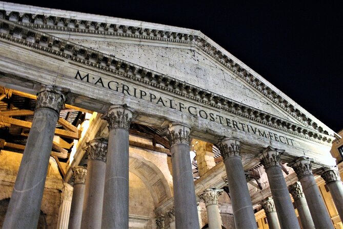 Rome's Iconic Temple: Pantheon Audio Guided Tour with Fast Access - Looking up at the dome and oculus