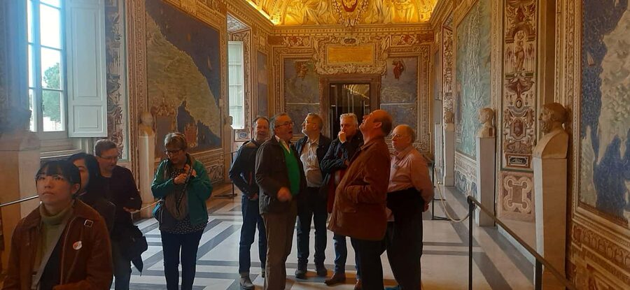 Rome: See Behind-The-Scenes In The Vatican - Why the two-hour limit matters