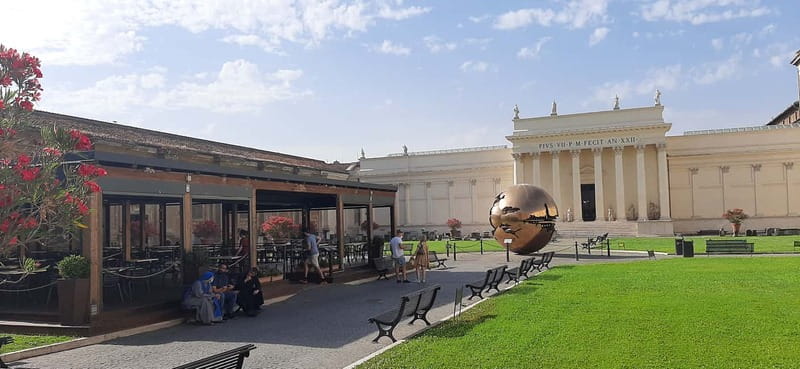 Rome: See Behind-The-Scenes In The Vatican - Guides who shape the experience
