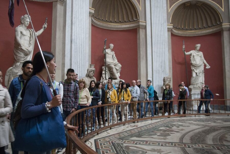 Rome: Skip the line Vatican Museums & Sistine Chapel Tour - Group size, pace, and comfort