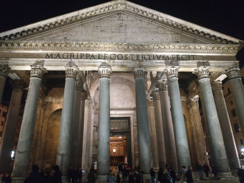 Rome: Spanish Steps, Trevi, Navona and Pantheon Sunset Tour - The small surprises between major monuments