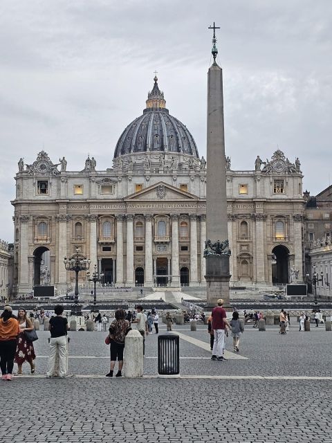 Rome: St. Peter's Basilica and Papal Grottoes Guided Tour - Bernini’s Baldachin and the Papal Altar