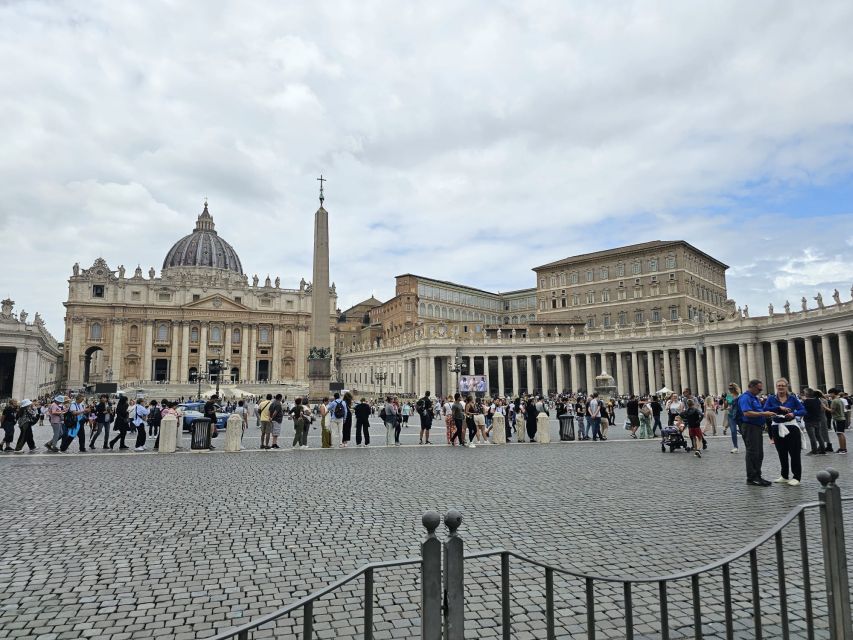 Rome: St. Peter's Basilica and Papal Tombs Guided Tour - Bernini’s great outdoor stage