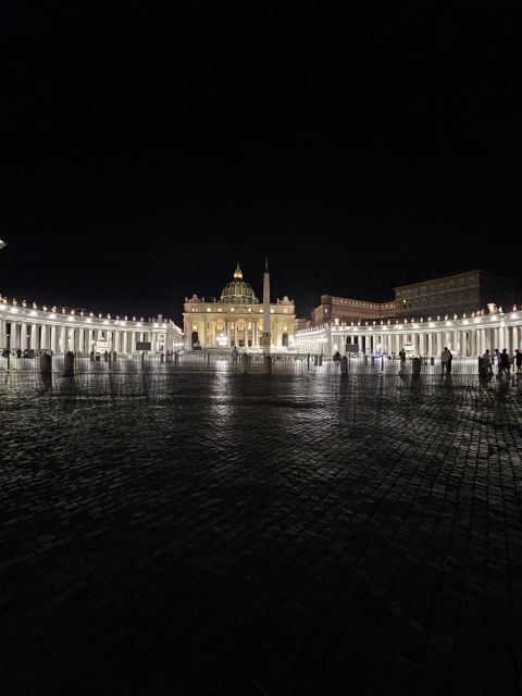 Rome: St. Peter's Basilica and Papal Tombs Guided Tour - Bernini’s Baldachin and the Papal Altar