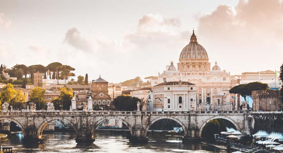 Rome: St. Peter's Basilica and Vatican Grottoes Guided Tour - The guides make the difference