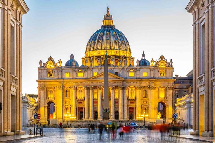 Rome: St.Peter's Basilica Audio Guide with Dome Tickets - Who should choose this visit?