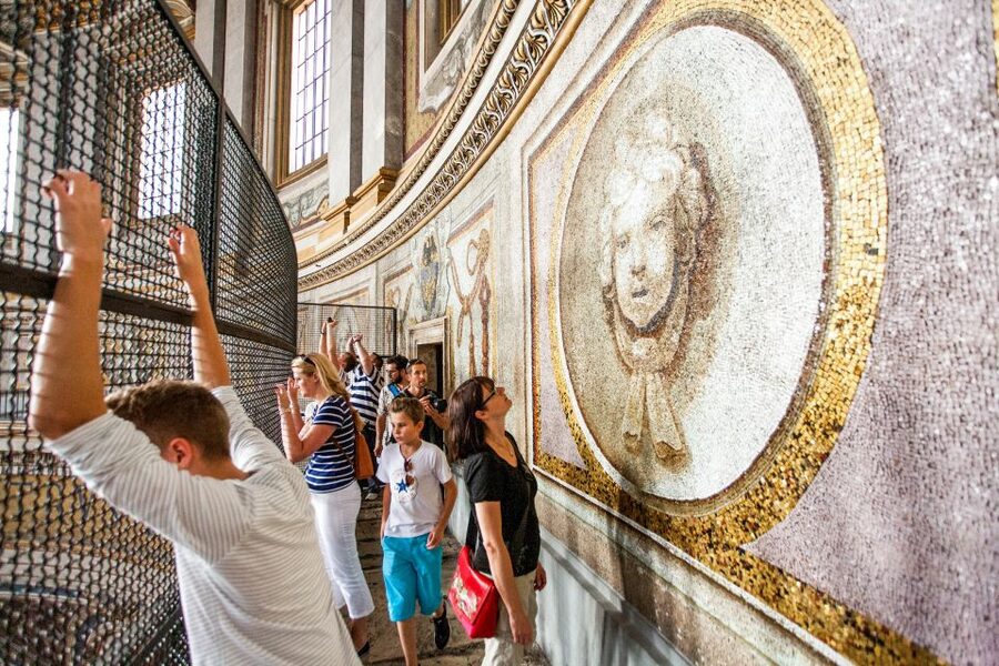 Rome: St. Peter's Basilica & Dome Entry Ticket & Audio Tour - Michelangelo’s Pietà and Bernini’s Baldacchino