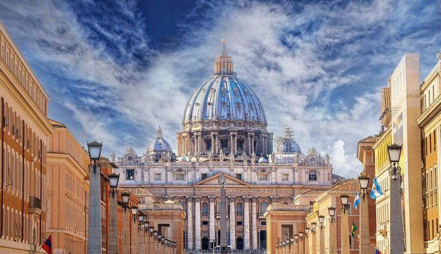 Rome: St. Peter's Basilica Express Guided Tour - Below ground in the Vatican Grottoes