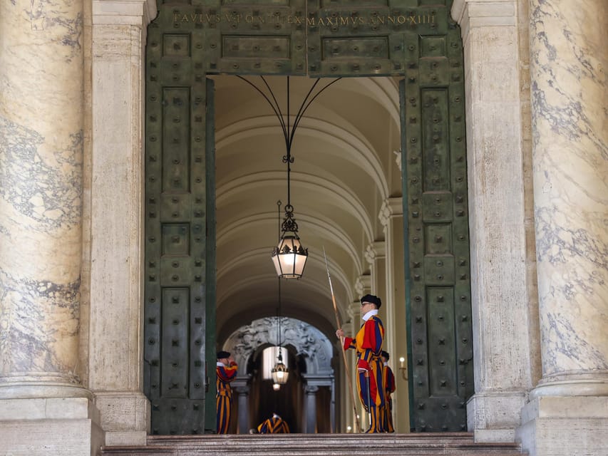 Rome: St. Peter's Basilica, La Pietà, Papal Tombs and Dome - Entering the basilica after security