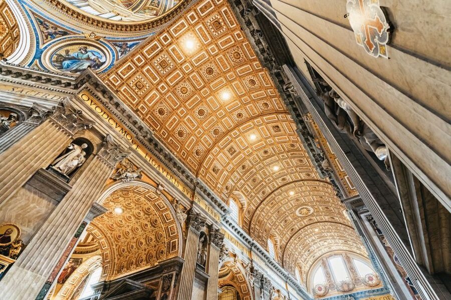 Rome: St. Peter's Basilica, Papal Tombs, and Dome Climb Tour - Group size, languages, and guide style