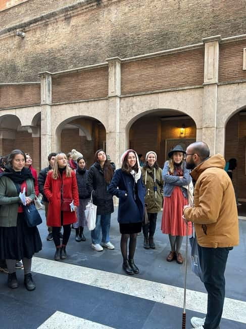 Rome: St. Peter’s Basilica Tour with Vatican Grottoes - Descending to the Vatican Grottoes