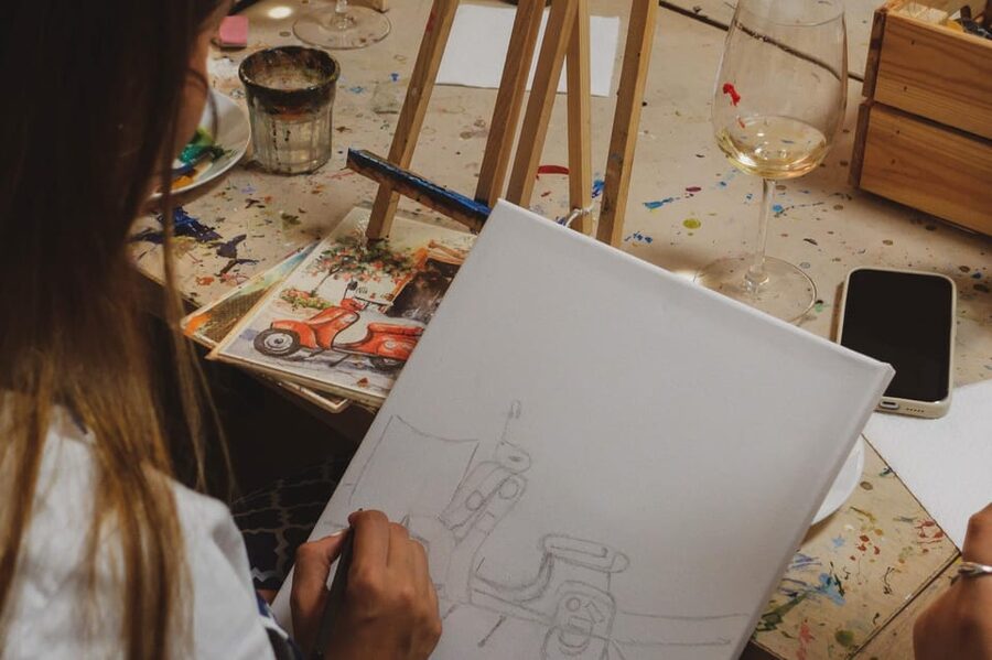 Rome: Tipsy Painting Class with Fine Wine and Arts - Who should book this Rome painting class?