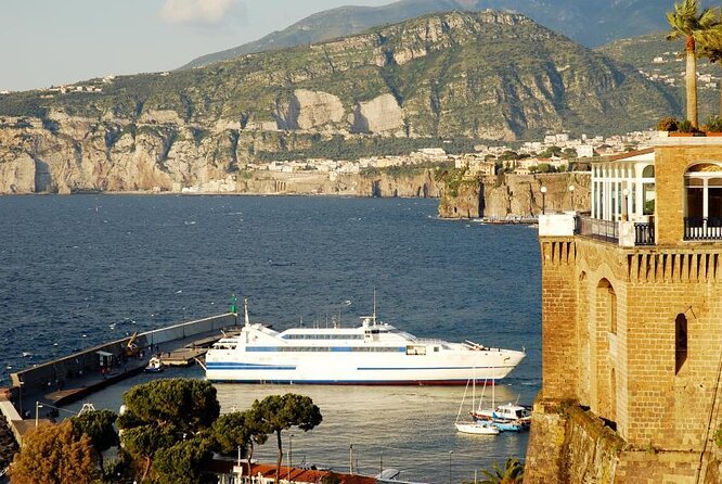 Rome to Pompeii, Sorrento & Capri: 2-Day South Italy Tour - Pompeii gives the trip its reason to exist
