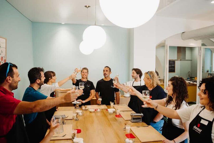 Rome: Traditional Pasta Making Class with Wine & Gelato - Who will get the most from this pasta class?