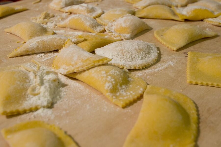 Rome: Traditional Pasta Making Class with Wine & Gelato - Shared class or private class?