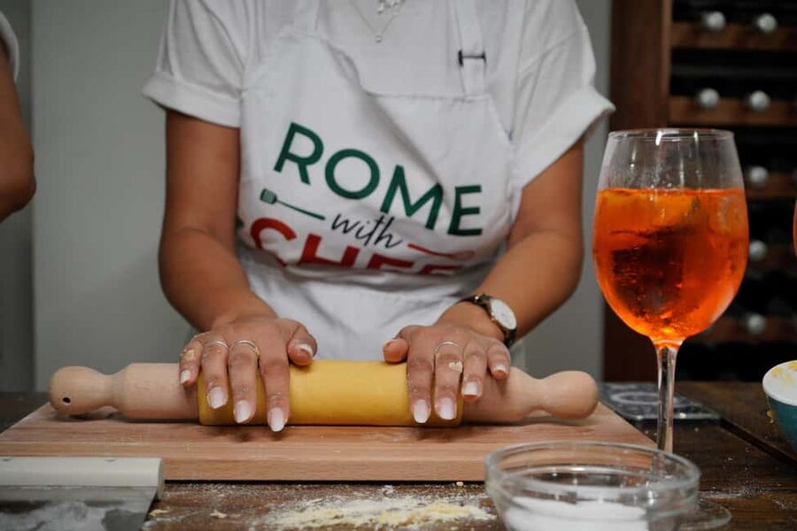 Rome: Traditional Pasta with Cocktails Cooking Class - Booking details that matter