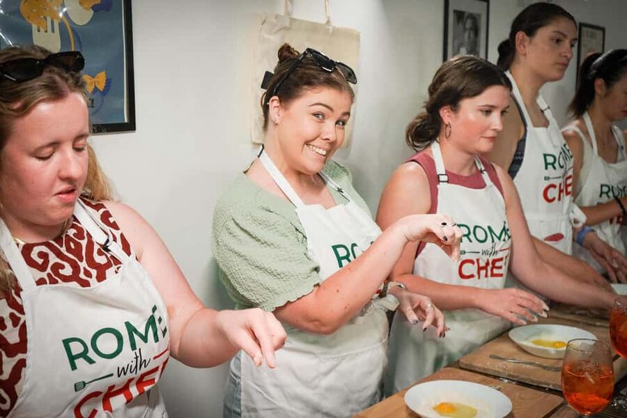 Rome: Traditional Pasta with Cocktails Cooking Class - Carbonara or cacio e pepe for the main course