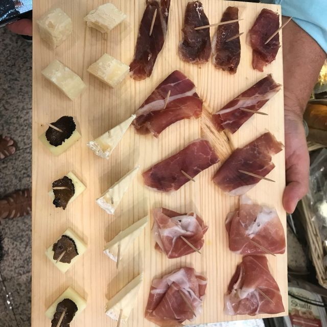 Rome: Trastevere Guided Food and Wine Tour with 20+ Tastings - Wood-fired pizza and a proper evening meal