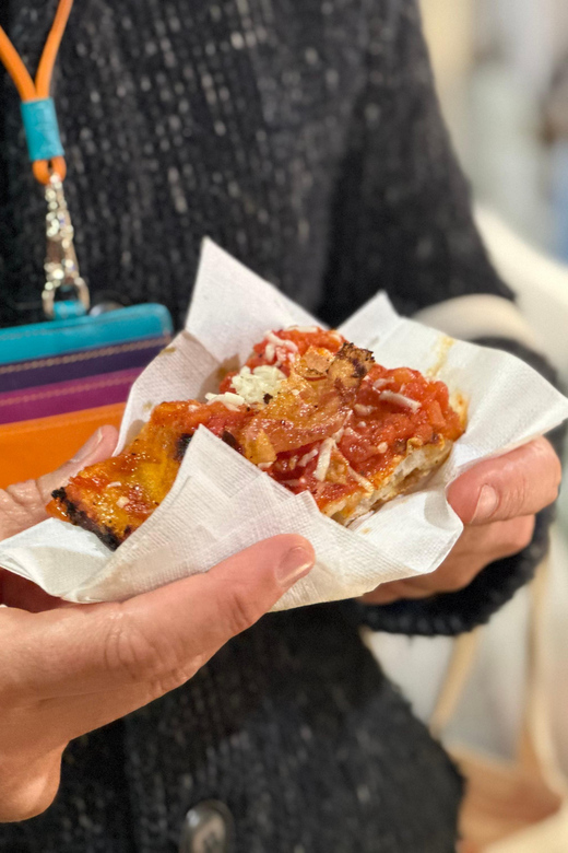 Rome: Trastevere & Tiber Island Street Food Tour at Sunset - How the guides shape the experience