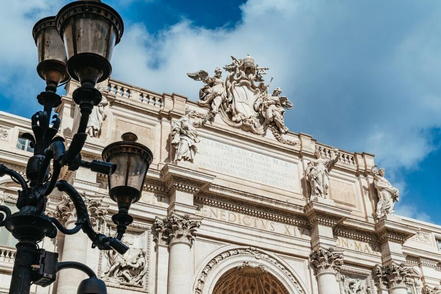 Rome: Trevi Fountain and Underground Guided Tour - Why the guide matters in 40 minutes