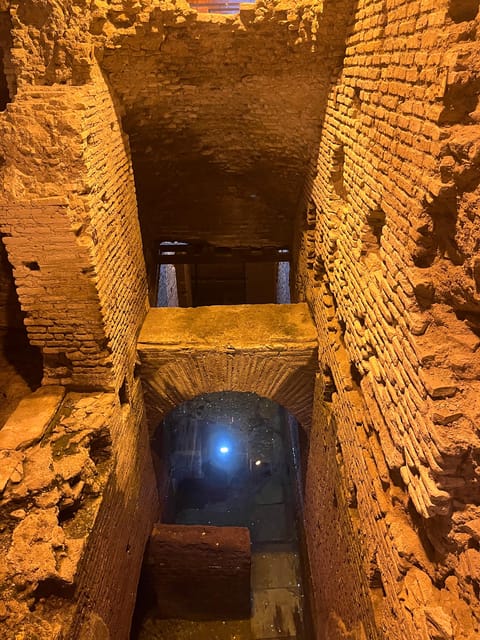 Rome: Trevi Fountain District Underground Tour and Ice Cream - Why this short tour reveals a different Rome