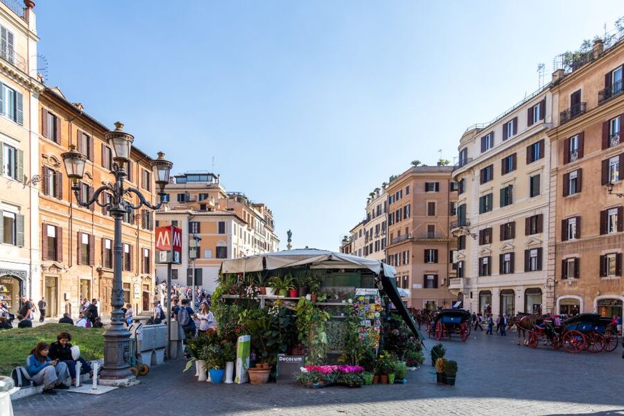 Rome: Trevi Fountain, Spanish Steps & Pantheon Walking Tour - Trevi Fountain: drama, water, and crowds