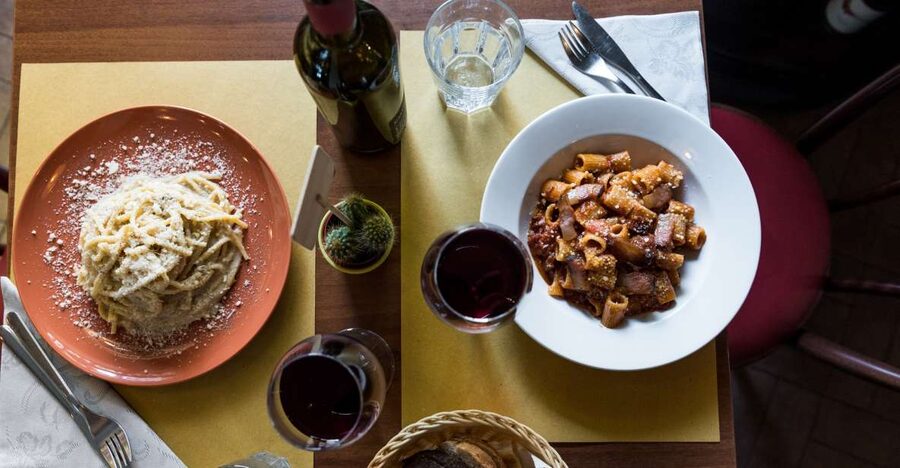 Rome: Twilight Trastevere Food Tour with Wine Tasting - Starting on Tiber Island