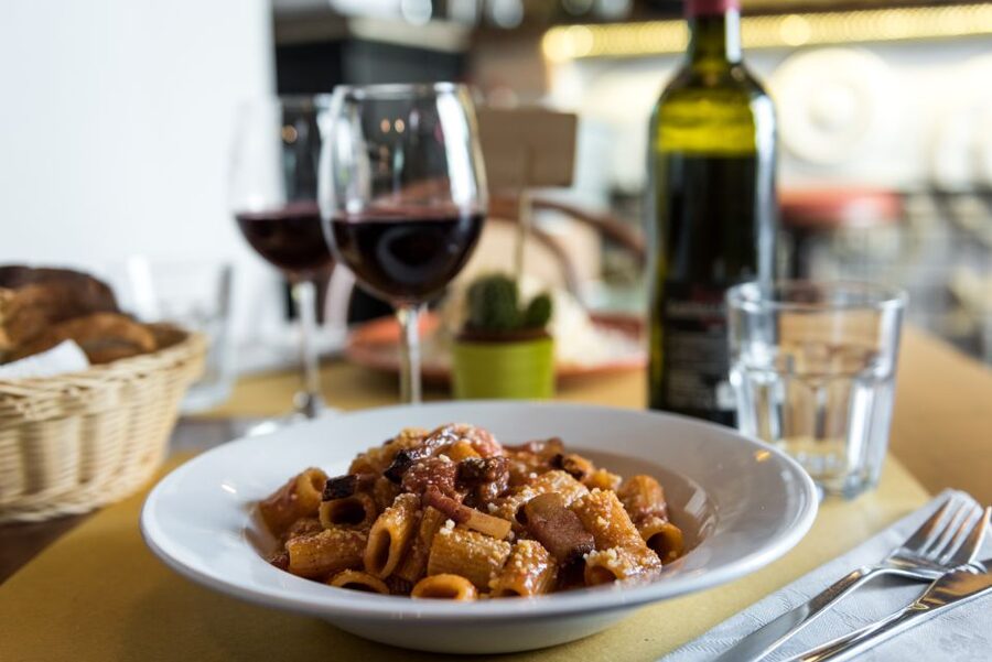 Rome: Twilight Trastevere Food Tour with Wine Tasting - What you actually eat during the evening