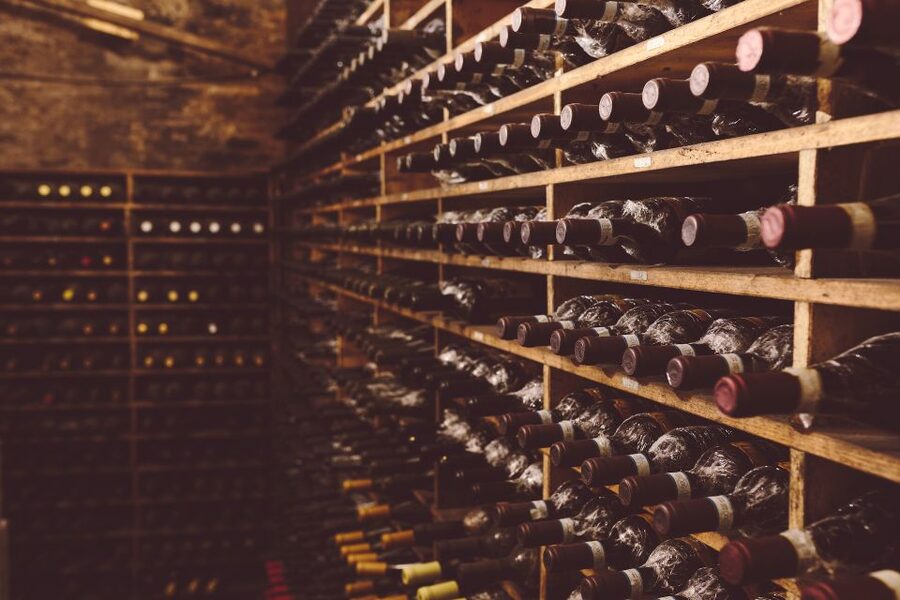 Rome: Twilight Trastevere Food Tour with Wine Tasting - How much food and drink should you expect?