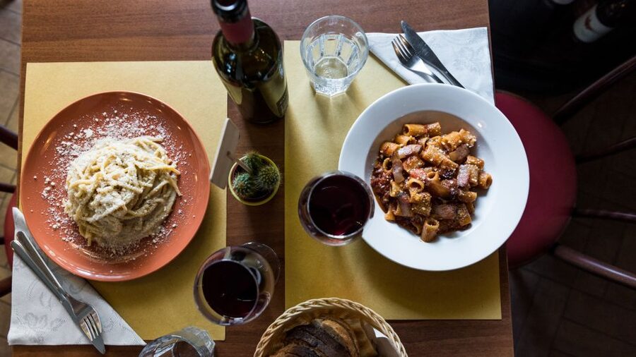 Rome: Twilight Trastevere Food Tour with Wine Tasting - A walking dinner through Trastevere
