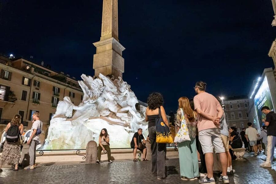Rome: Under the Moonlight Evening Walking Tour - Galleria Sciarra, a small surprise on the route