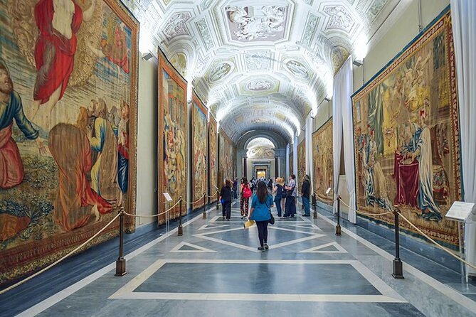 Rome: Vatican Museum & Sistine Chapel Skip-The-Line Tickets - Finding the office at Via Santamaura 12
