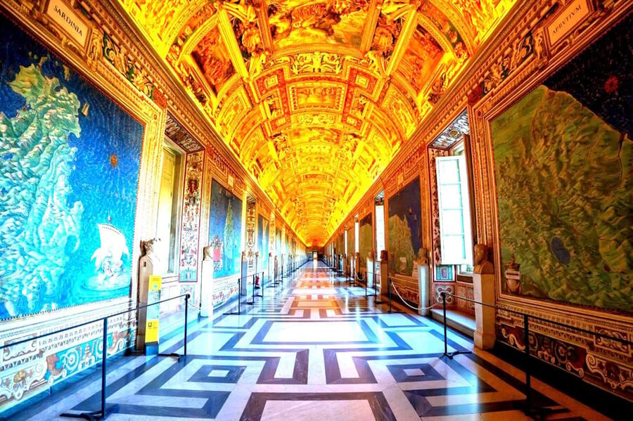 Rome: Vatican Museums & Sistine Chapel Ticket + Tour Options - Choosing between entry, audioguide, and a live guide