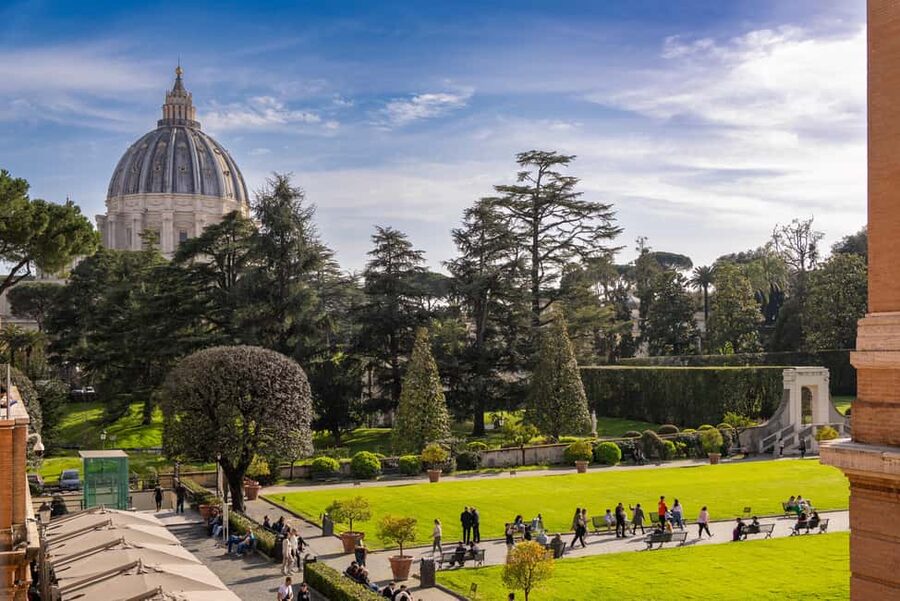Rome: Vatican Museums & Sistine Chapel Tour with Fast Entry - Why the Vatican needs a guide