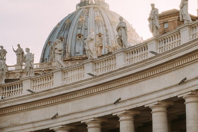 Rome: Vatican Pass plus Top Attractions and Transport - Colosseum, Roman Forum, and Palatine Hill