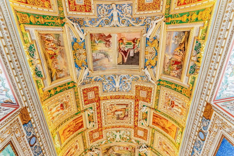 Rome: Vatican, Sistine Chapel and Basilica Guided Tour - The guides make the short format work