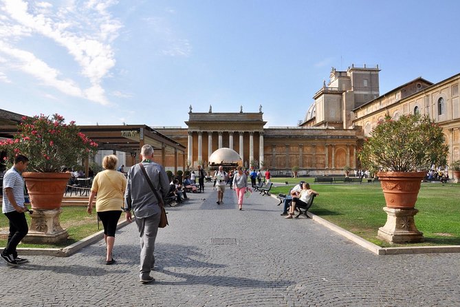 Skip the Line: Small Group Vatican & Sistine + Basilica Option - Meeting near Via Tunisi