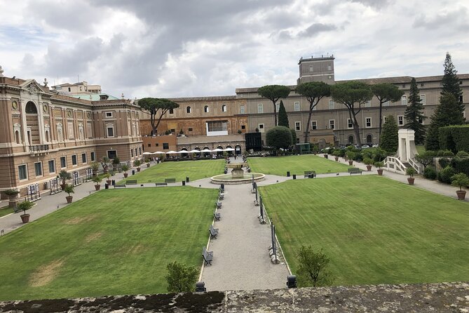 Skip the line Tickets to the Vatican Museums and Sistine Chapel - The Vatican Museums: Three Hours of Art and Corridors