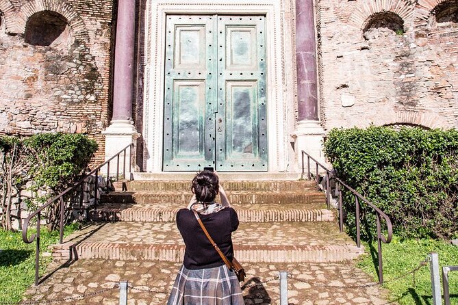 Small Group Tour: Colosseum & Roman Forum with Arena Floor Access - Is $62.88 a fair price?